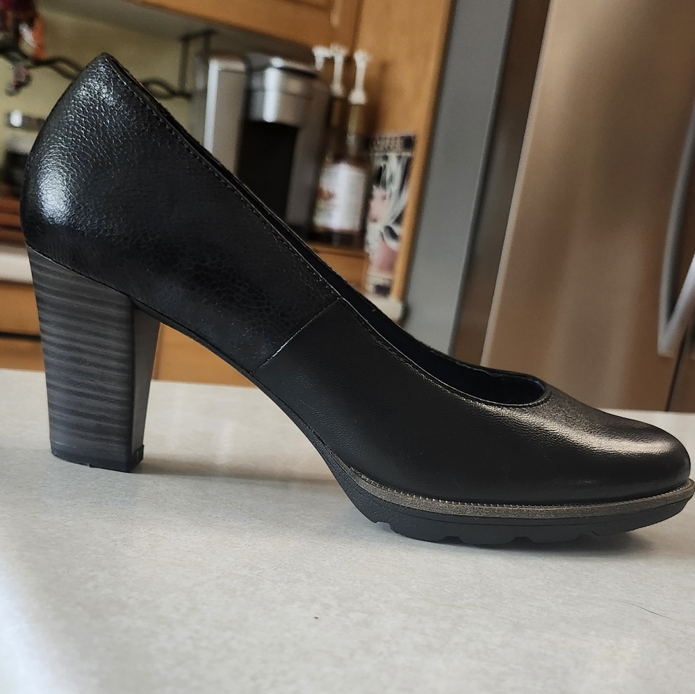 Tamaris Black Leather Pumps Size 39 (9)